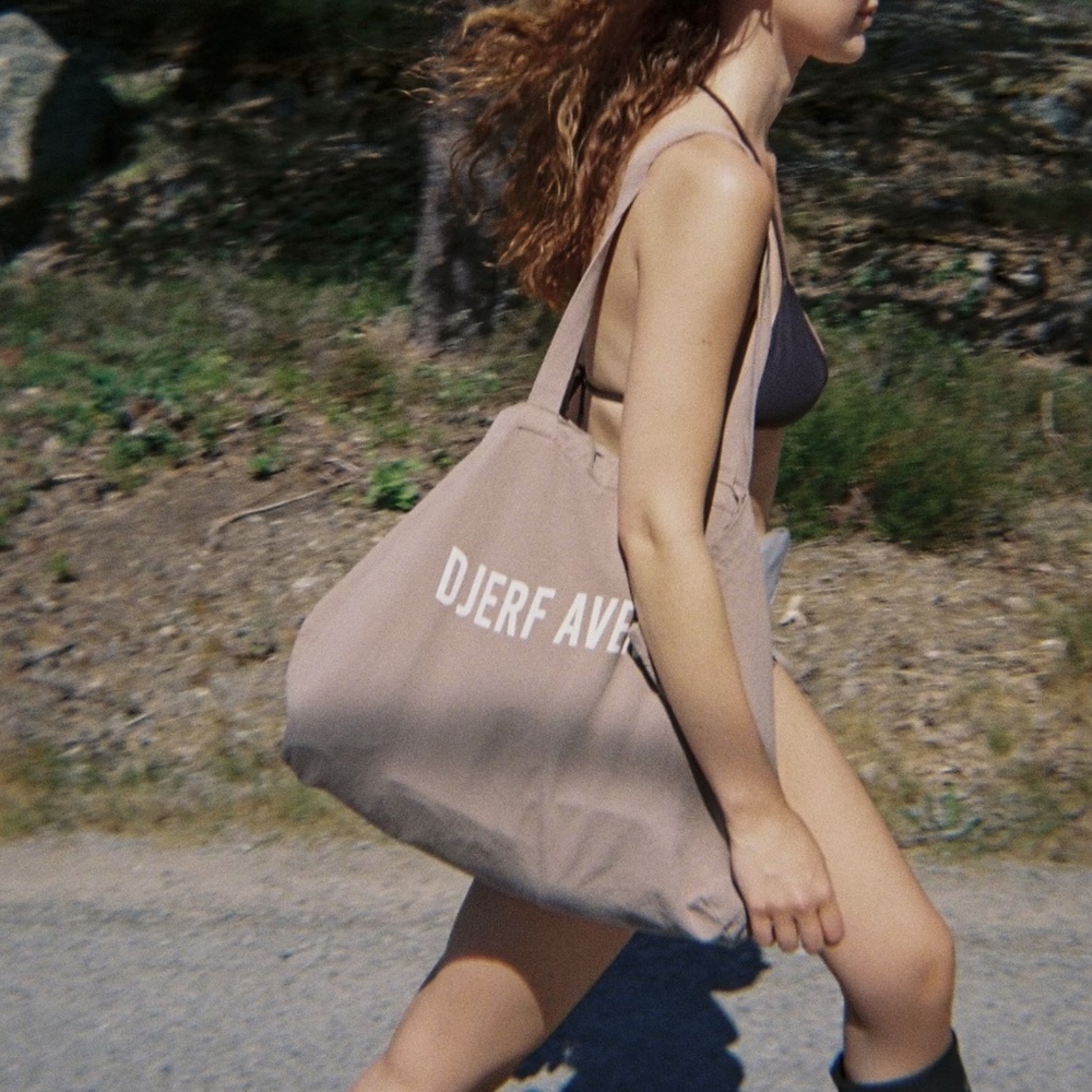 Djerf Avenue Tote Bag Oat